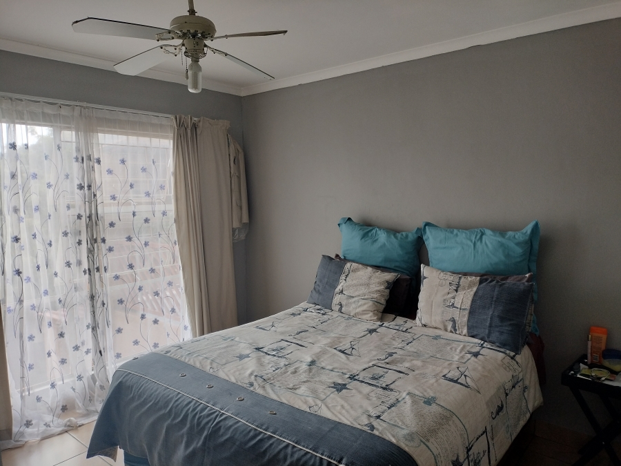 2 Bedroom Property for Sale in Safari Gardens North West